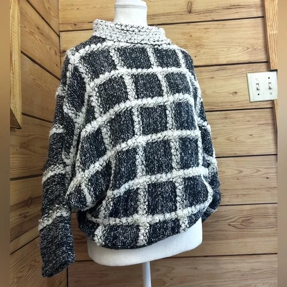 Vintage Sweater Women’s Medium Black‎ White Turtleneck Sweater Cowl Retro Y2K - Picture 2 of 9